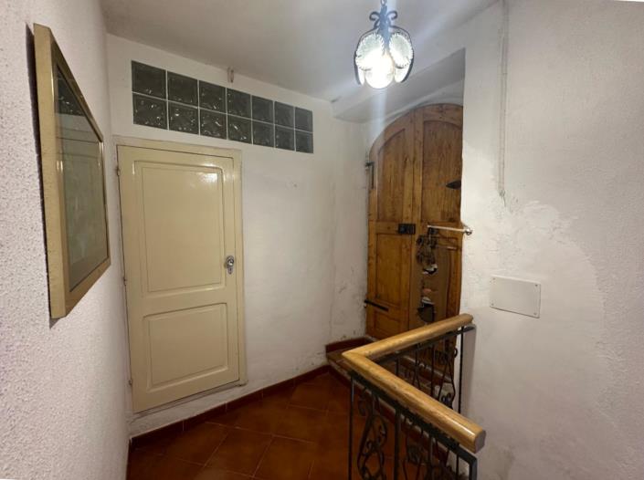 Image No.11-2 Bed Townhouse for sale