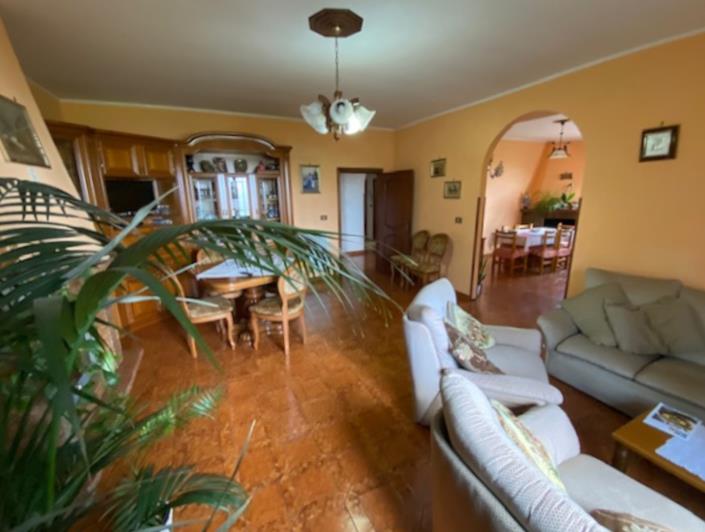 Image No.5-3 Bed Property for sale