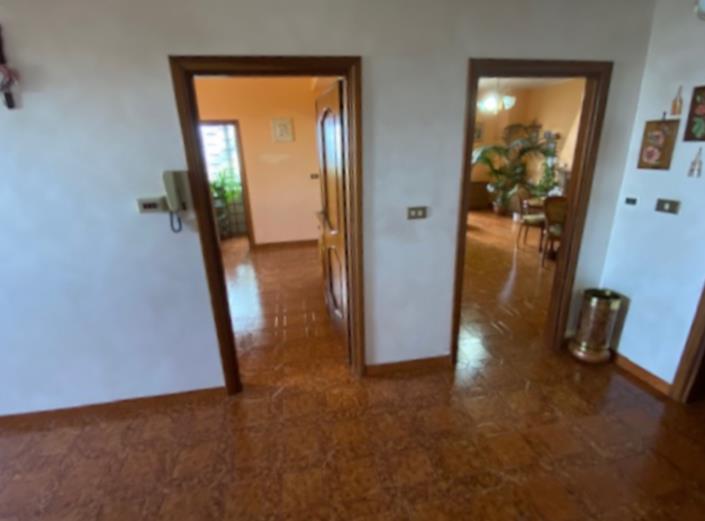 Image No.13-3 Bed Property for sale