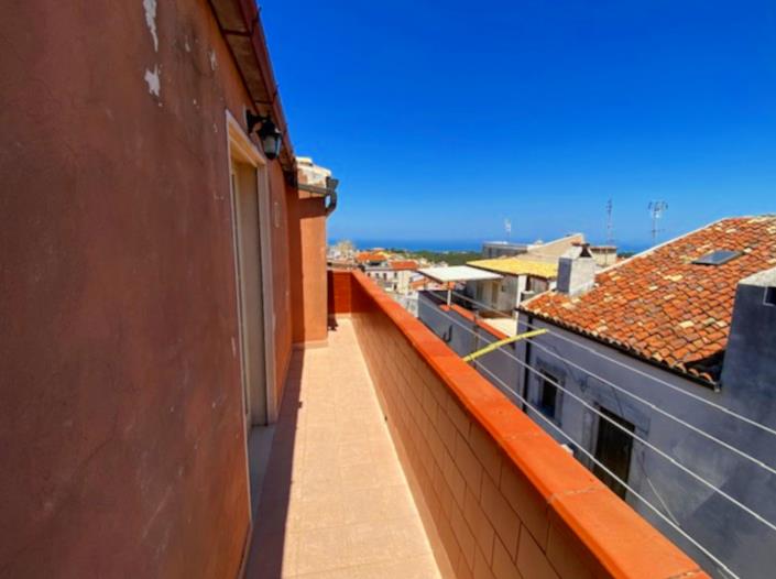 Image No.15-2 Bed Property for sale