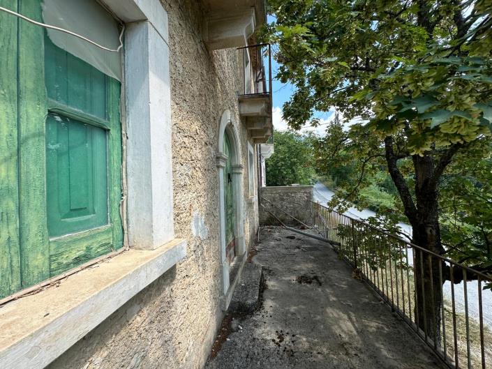 Image No.6-3 Bed Property for sale