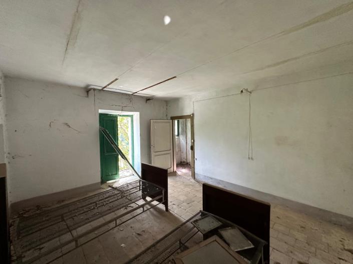 Image No.20-3 Bed Property for sale