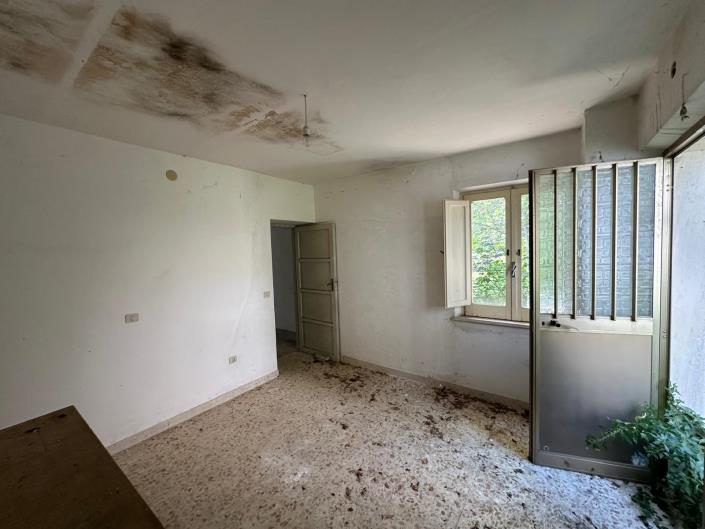 Image No.25-3 Bed Property for sale