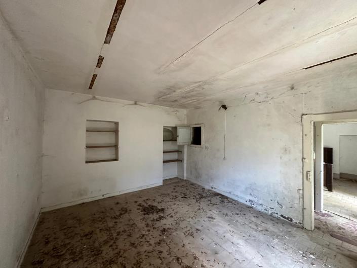 Image No.28-3 Bed Property for sale