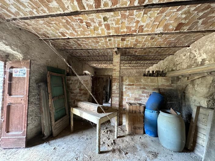 Image No.36-3 Bed Property for sale