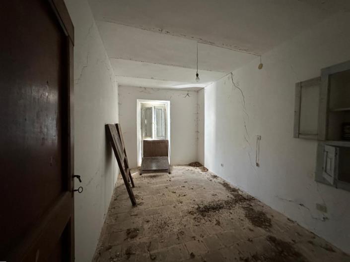 Image No.29-2 Bed Property for sale