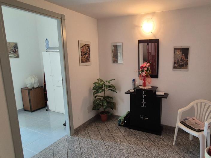 Image No.7-5 Bed House for sale