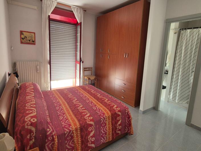 Image No.20-5 Bed House for sale