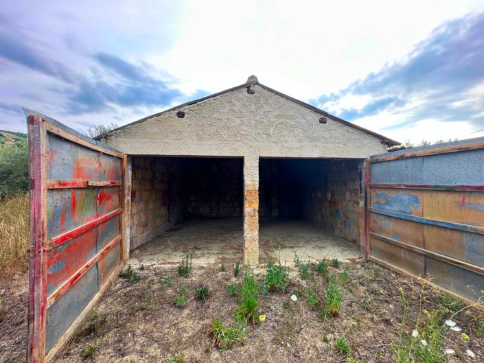 Image No.13-2 Bed Country House for sale