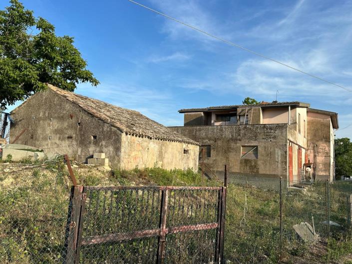 Image No.3-4 Bed Cottage for sale