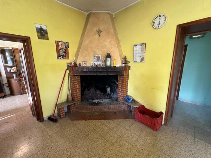 Image No.12-4 Bed Cottage for sale