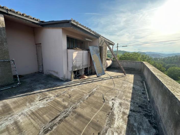 Image No.20-4 Bed Cottage for sale