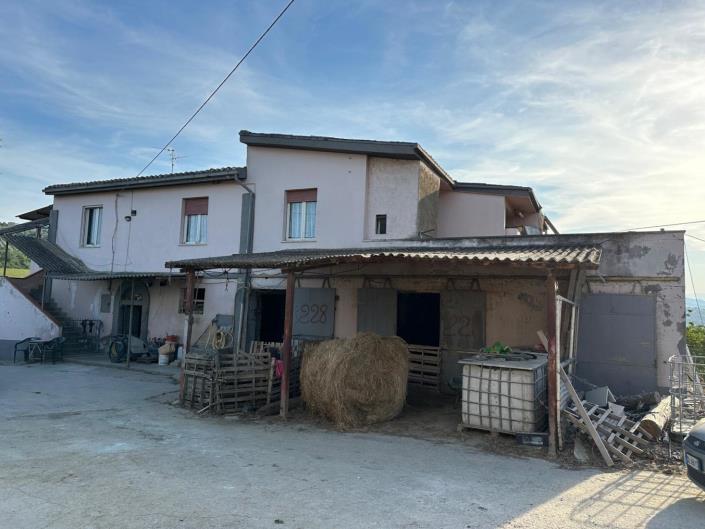 Image No.22-4 Bed Cottage for sale