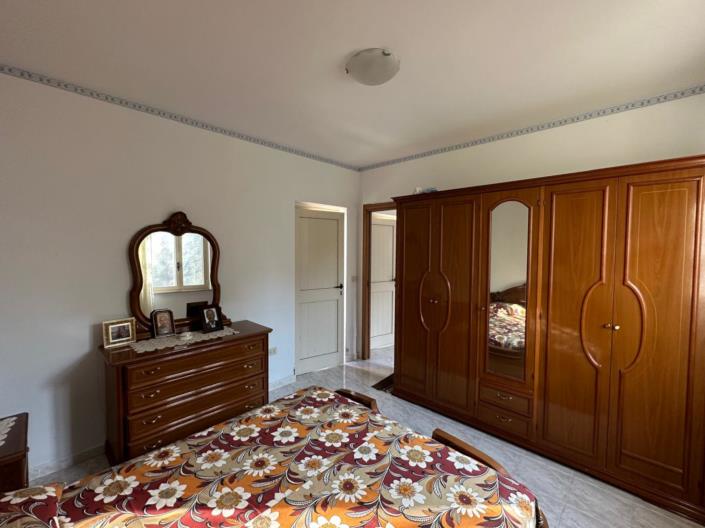 Image No.23-1 Bed Country Property for sale