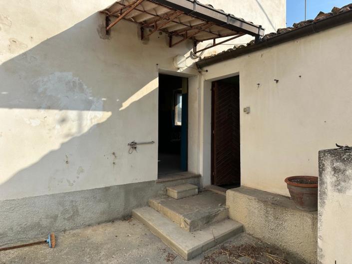 Image No.28-1 Bed Country Property for sale