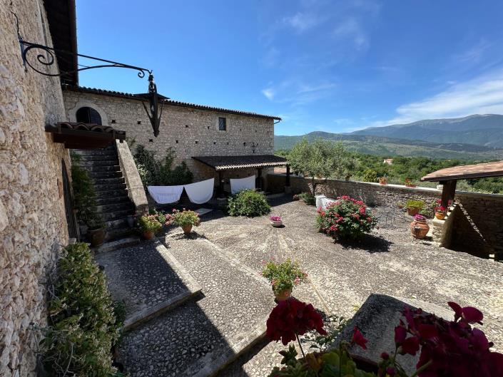 Image No.6-7 Bed Property for sale