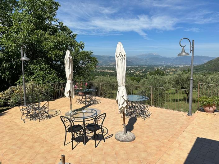 Image No.12-7 Bed Property for sale