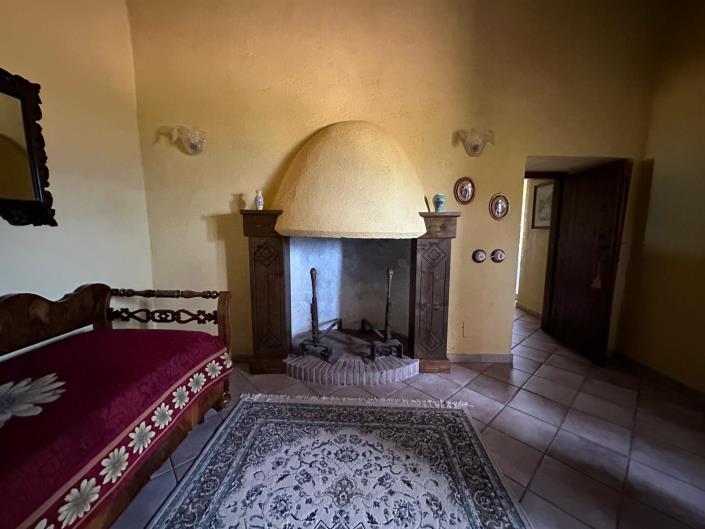 Image No.23-7 Bed Property for sale