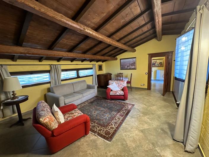 Image No.30-7 Bed Property for sale