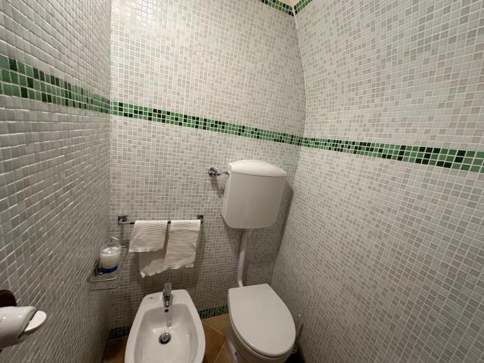 Image No.41-7 Bed Property for sale