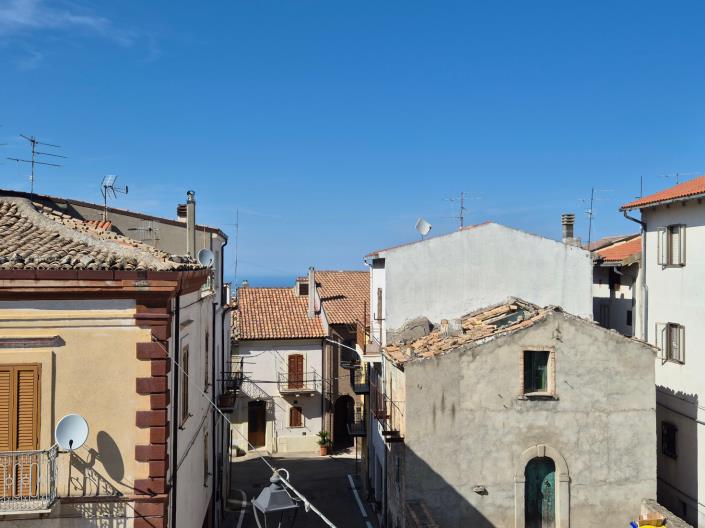 Image No.20-2 Bed House for sale