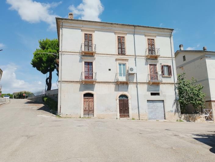 Image No.1-5 Bed Property for sale