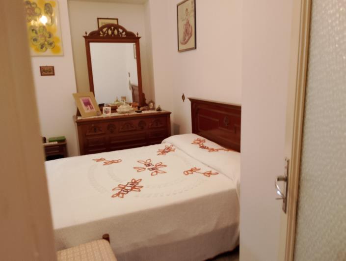 Image No.14-5 Bed Property for sale