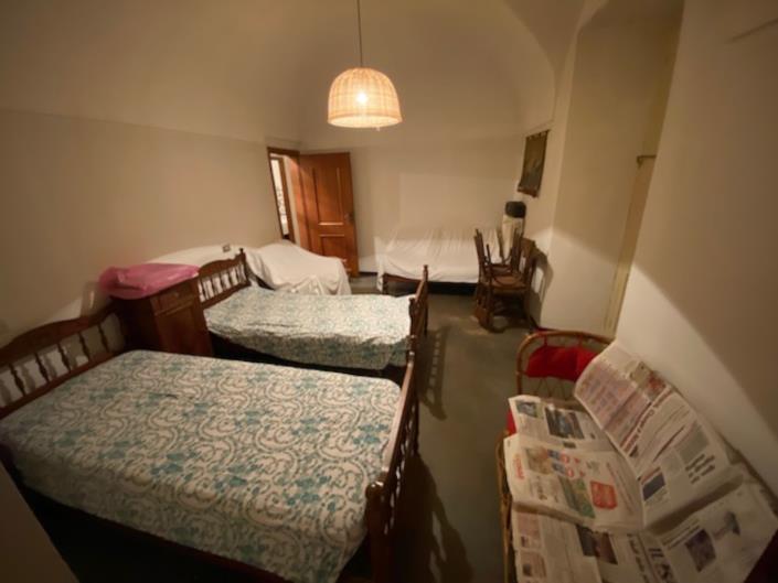 Image No.15-8 Bed Property for sale