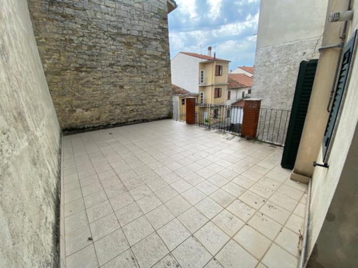 Image No.20-8 Bed Property for sale