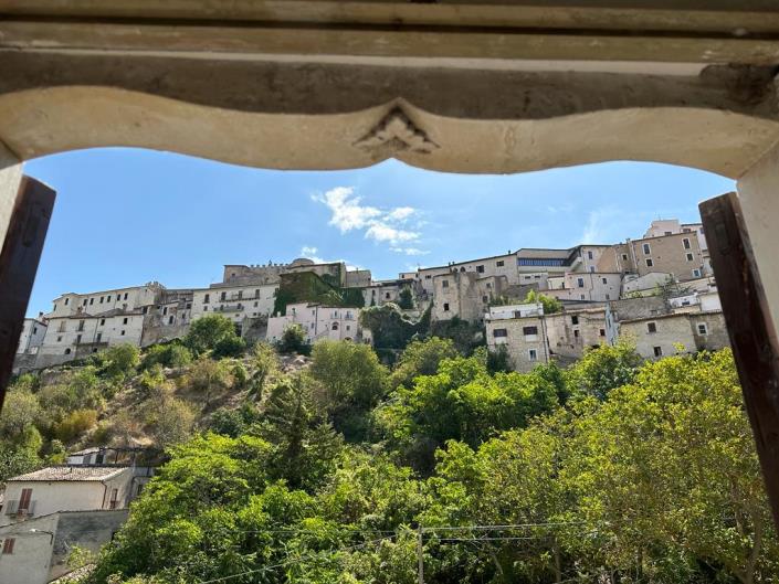 Image No.9-4 Bed Property for sale