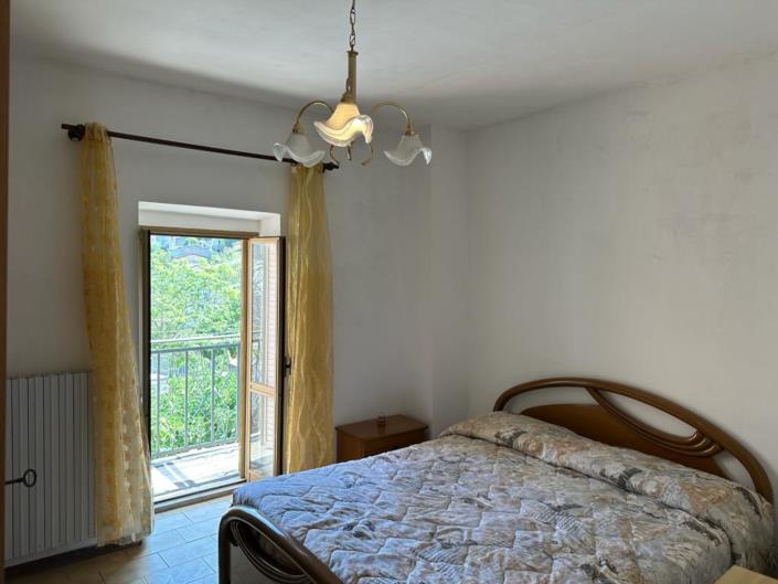 Image No.22-4 Bed Property for sale