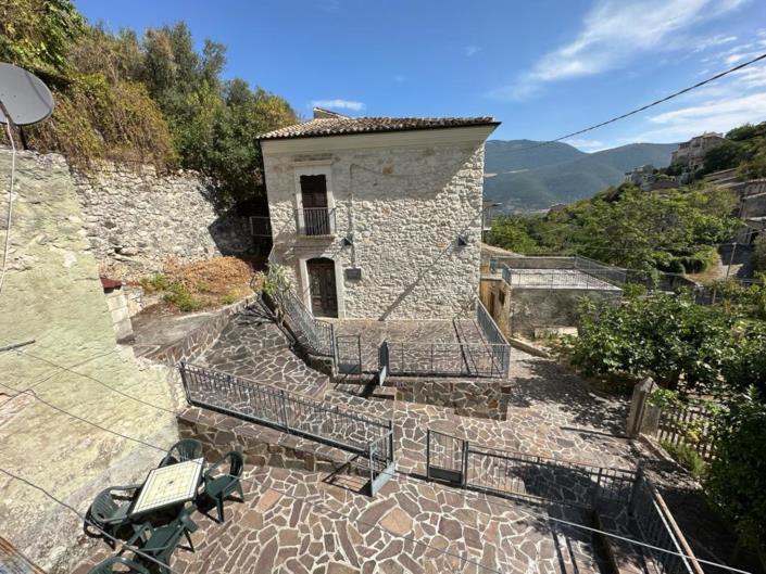 Image No.24-4 Bed Property for sale