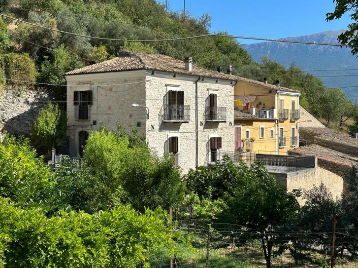 Image No.4-2 Bed House for sale