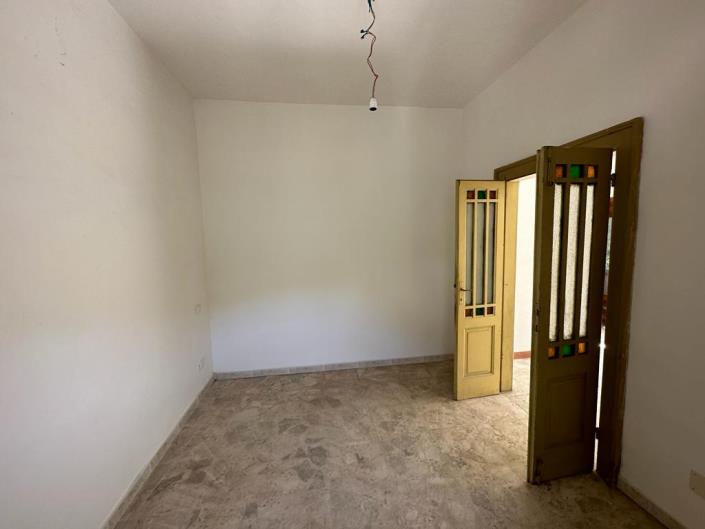 Image No.26-2 Bed House for sale