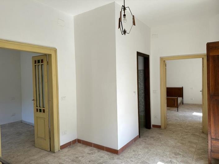 Image No.30-2 Bed House for sale