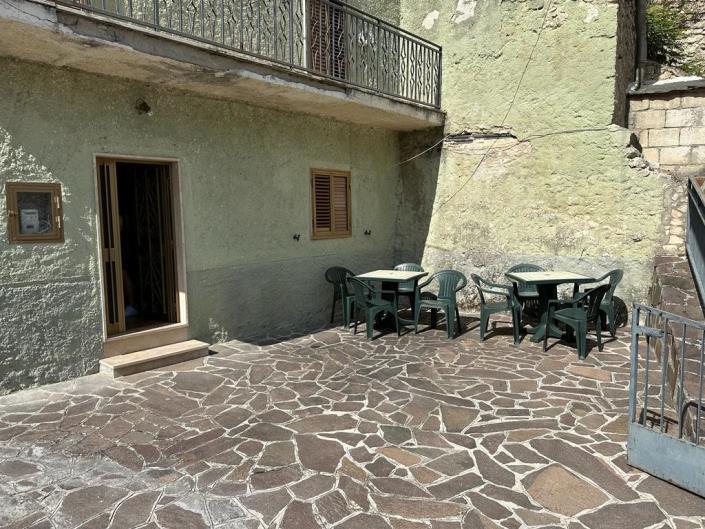 Image No.5-2 Bed House for sale