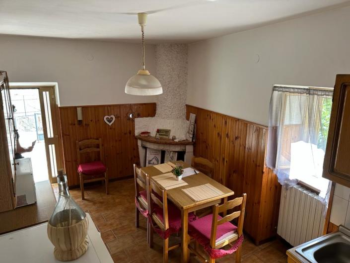 Image No.6-2 Bed House for sale