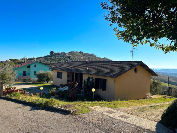 Image No.2-2 Bed Villa / Detached for sale