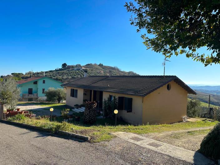 Image No.2-2 Bed Villa / Detached for sale