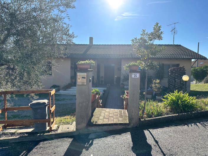 Image No.8-2 Bed Villa / Detached for sale