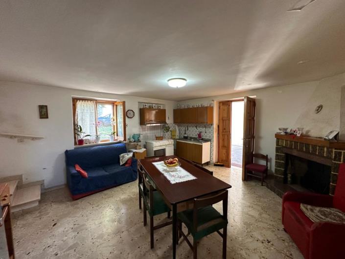 Image No.10-3 Bed House for sale