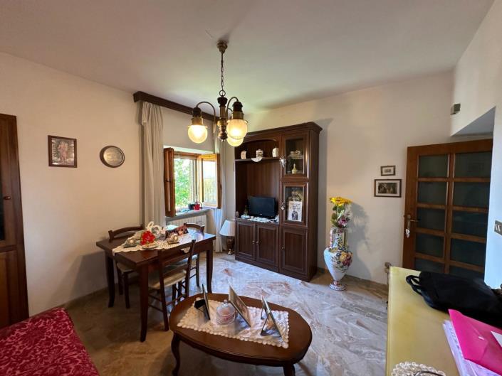 Image No.19-3 Bed House for sale