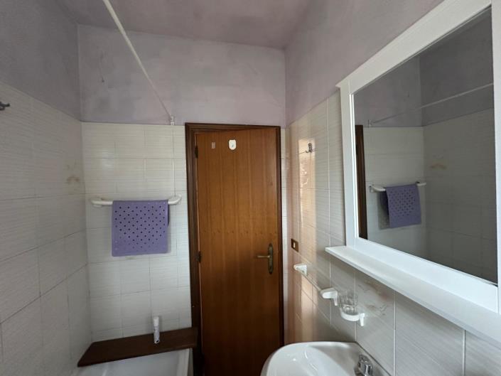 Image No.24-2 Bed House for sale