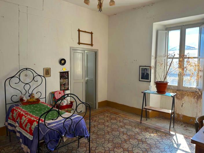 Image No.20-2 Bed Apartment for sale