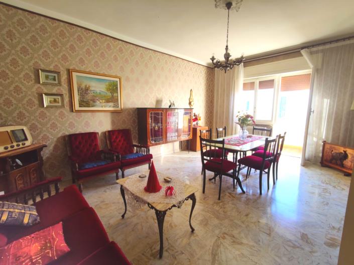 Image No.20-2 Bed Apartment for sale