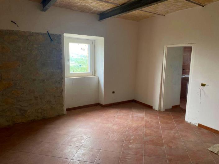 Image No.25-3 Bed House for sale