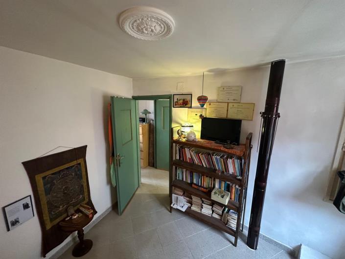 Image No.12-2 Bed Apartment for sale