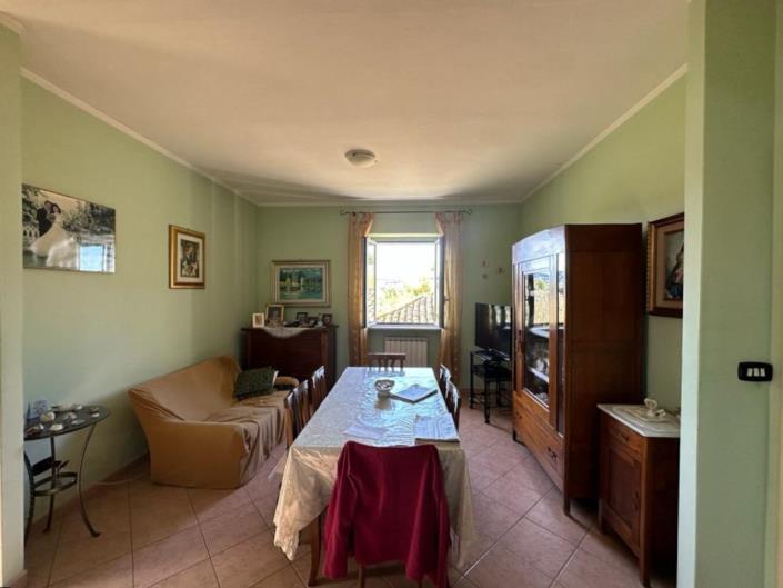 Image No.8-4 Bed Property for sale