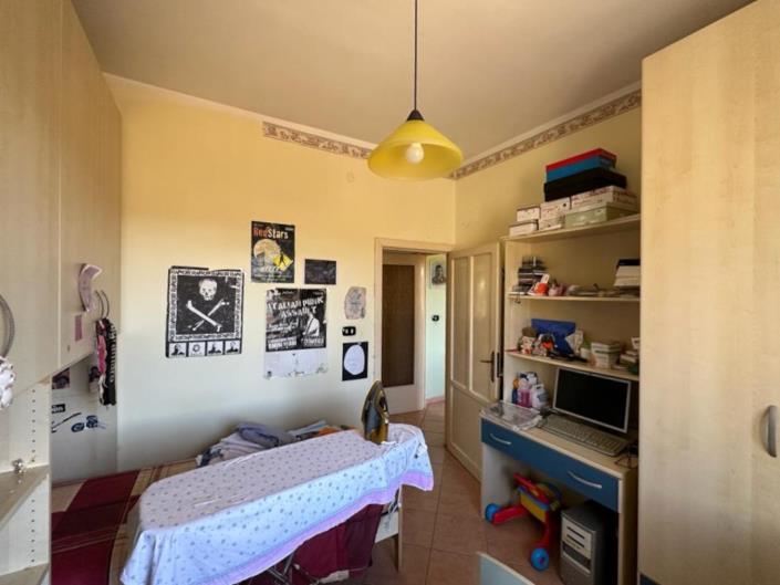 Image No.10-4 Bed Property for sale