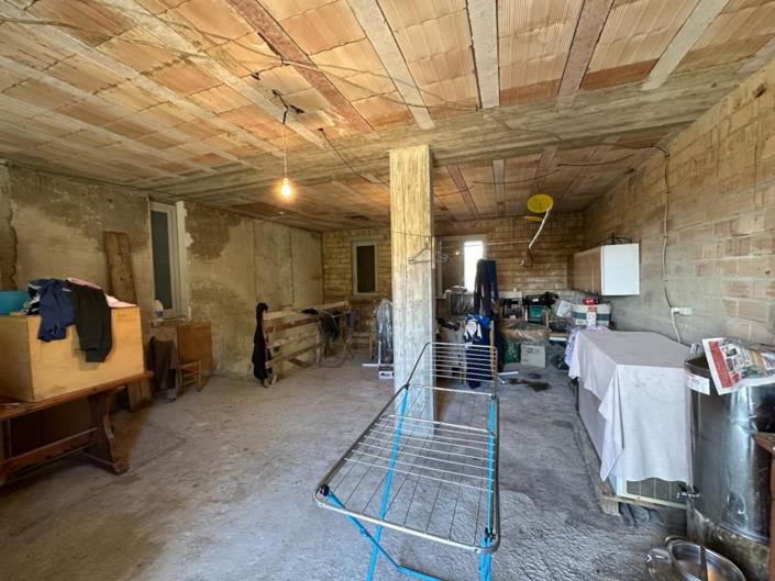 Image No.21-4 Bed Property for sale